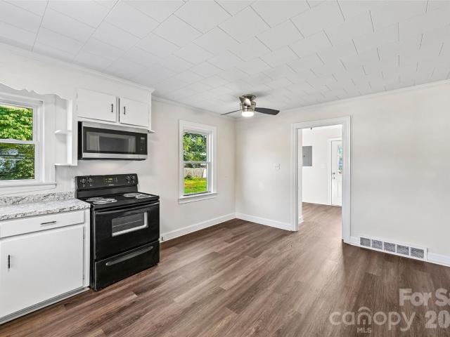House for sale in Hiddenite, North Carolina
