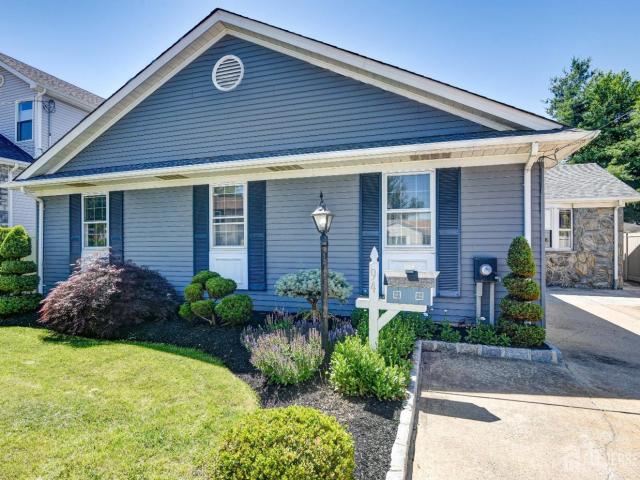 House for sale in Sayreville, New Jersey