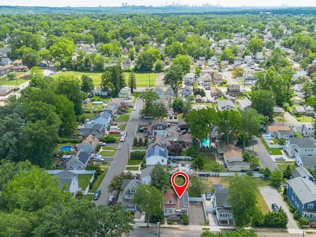 House for sale in Bergenfield, New Jersey