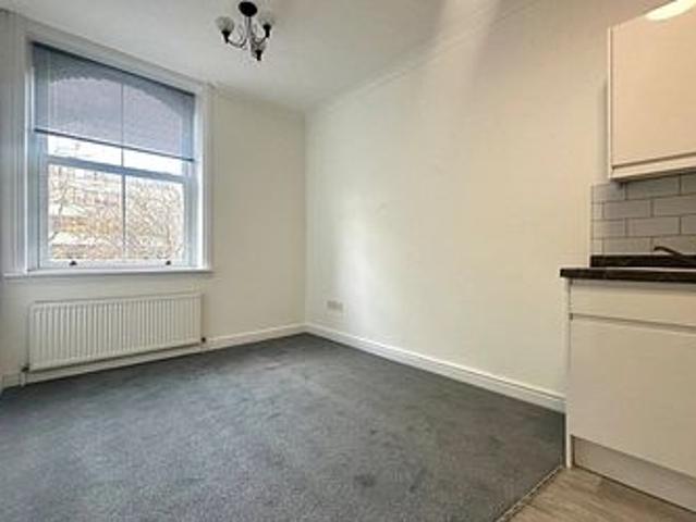 Apartment for rent in West Cliff, Acol