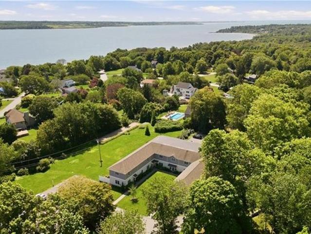 Townhouse for sale in Portsmouth, Rhode Island
