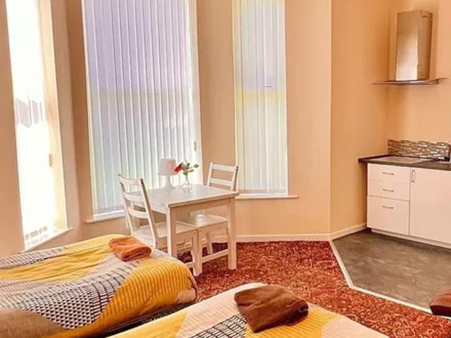 House for rent in Elm Park, Calderstones
