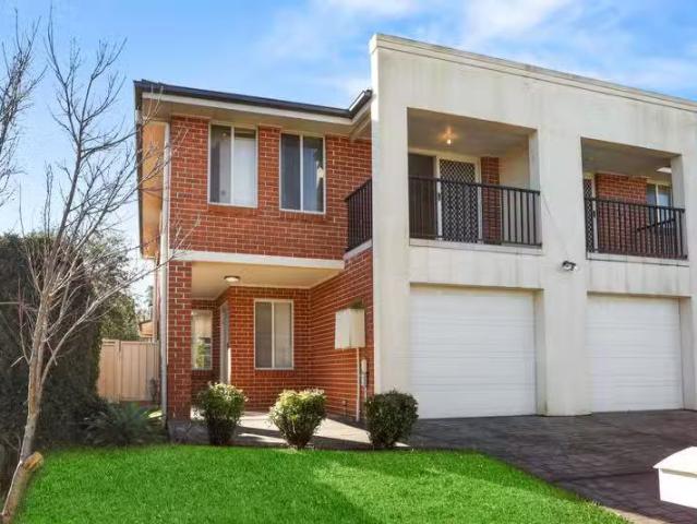 House for rent in Acacia Gardens