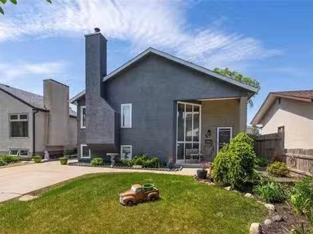 House for sale in East St. Paul, Manitoba