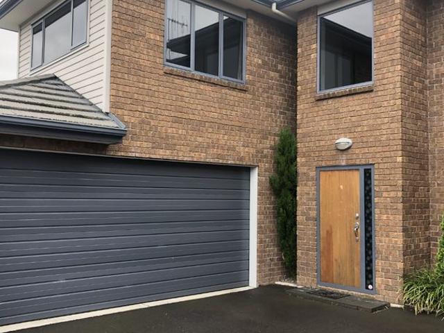 House for rent in Hamilton East, Hamilton City