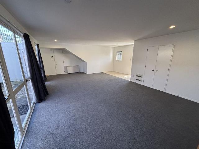Townhouse for rent in Heathcote, Canterbury