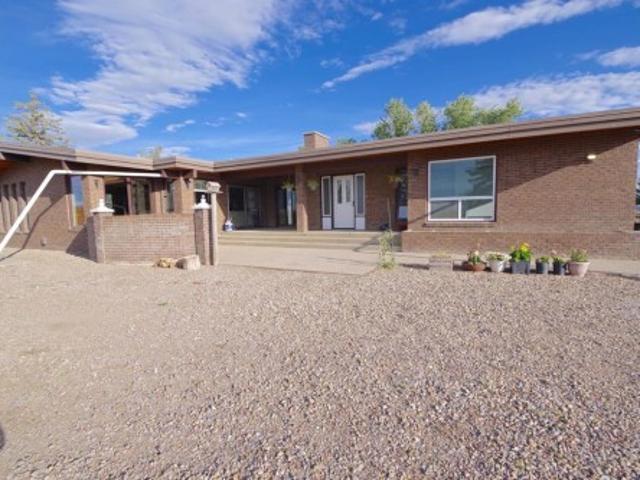 House for sale in Alberta