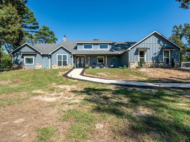 House for sale in Henderson, Texas