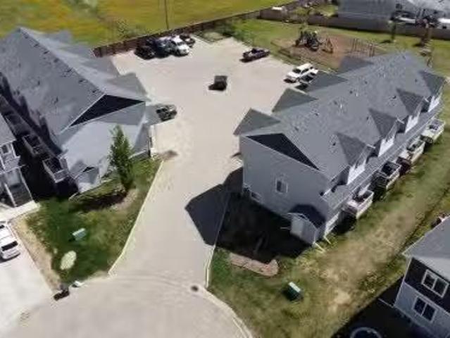 House for sale in Woking, Alberta