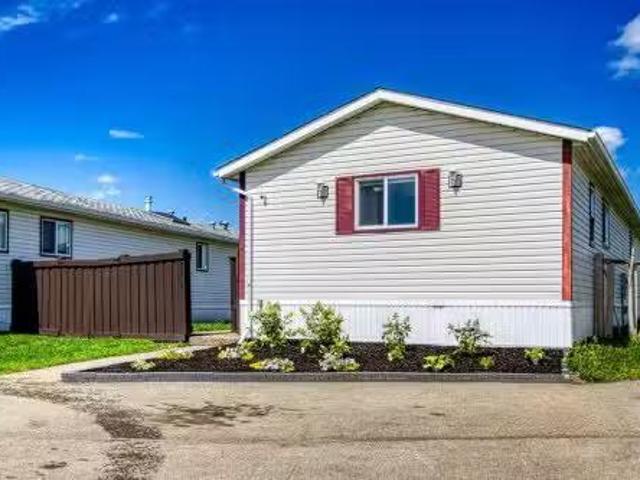 House for sale in Woking, Alberta