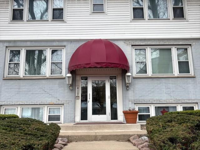 Condo for sale in Schiller Park, Illinois