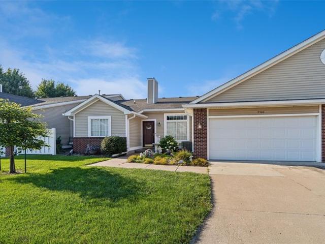 Townhouse for sale in Johnston, Iowa