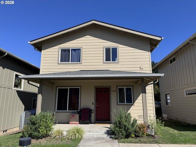 House for sale in Cottage Grove, Lane County