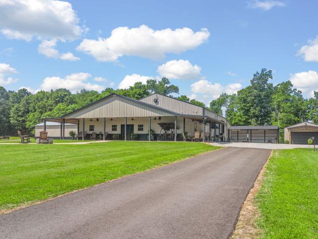 House for sale in Dickson, Tennessee