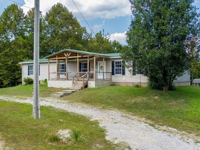 House for sale in Edmonton, Kentucky