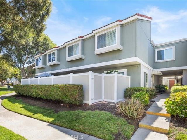 Townhouse for sale in Diamond Bar, California