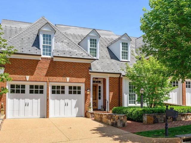 Townhouse for sale in Virginia