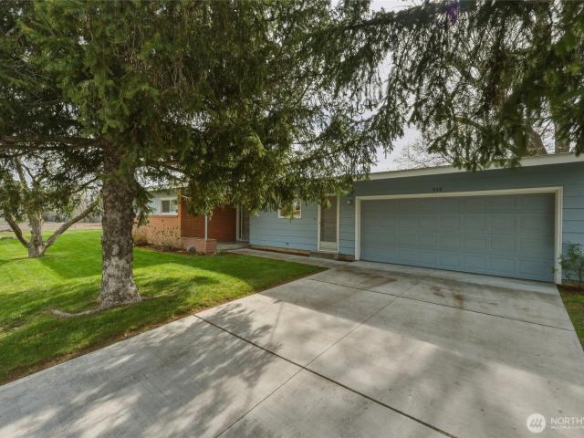 House for sale in College Place, Washington