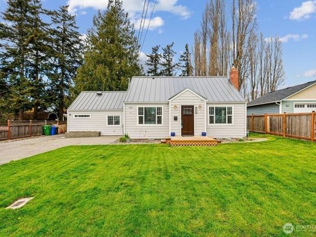 House for sale in Oak Harbor, Washington