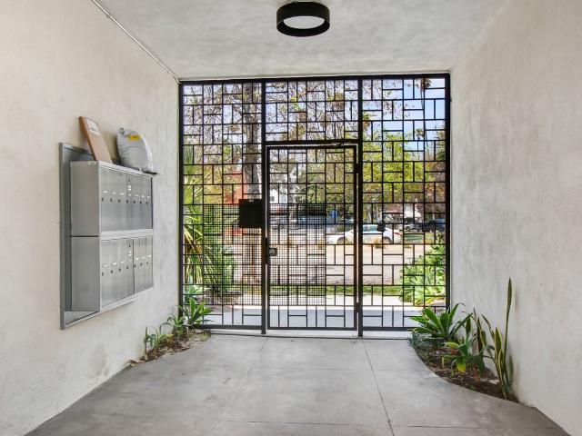 Apartment for rent in Mid-City, Los Angeles