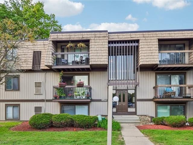 Condo for sale in Hinckley, Ohio