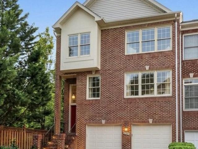 Townhouse for sale in Virginia