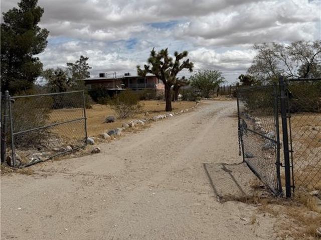 House for sale in Lucerne Valley, California