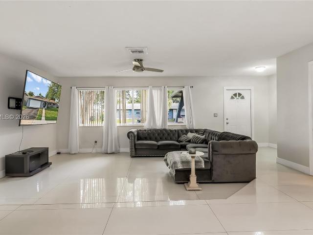 House for sale in Pembroke Pines, Florida