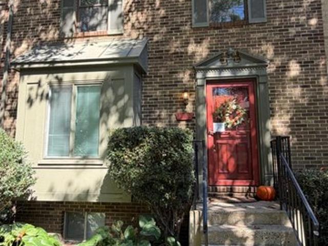 Townhouse for sale in Burke Lake Crossing, Burke