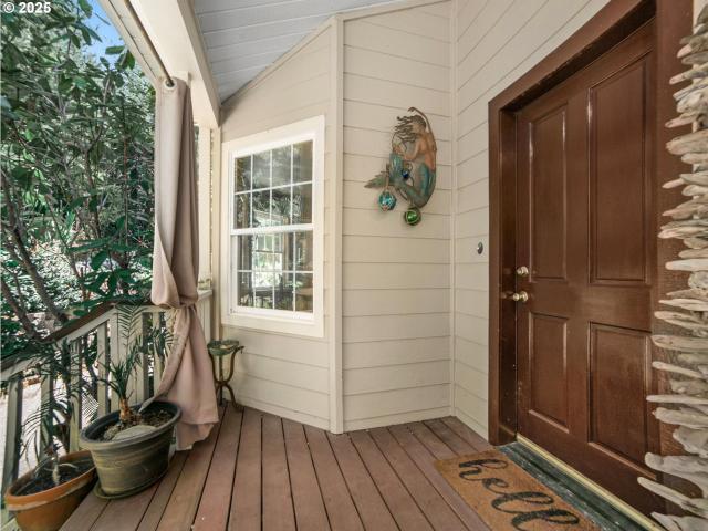 House for sale in Gold Beach