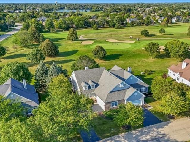 Townhouse for sale in Mchenry, Illinois