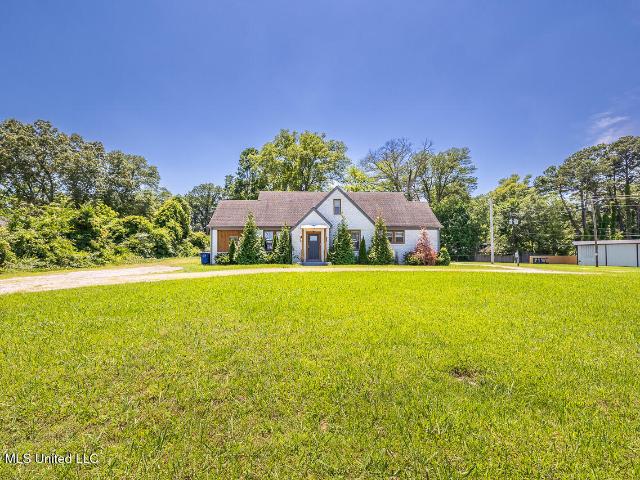 House for sale in Nesbit, Mississippi