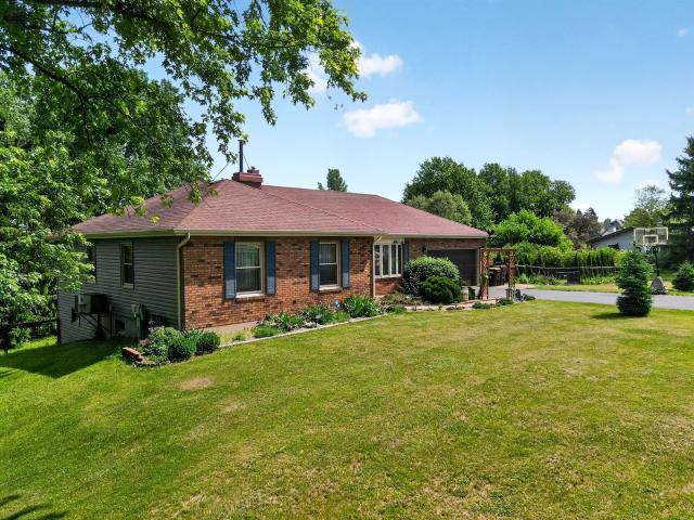 House for sale in Mchenry, Illinois