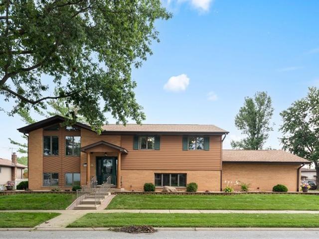 House for sale in Dyer, Lake County