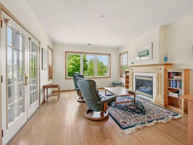 Condo for sale in Ashland