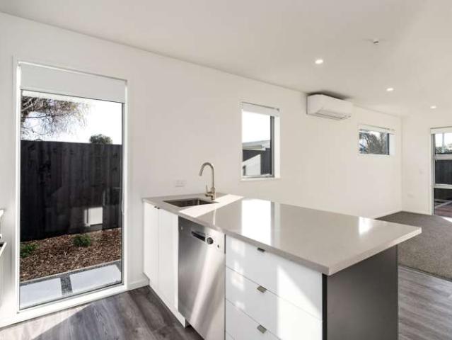 Apartment for sale in Edgeware, Canterbury