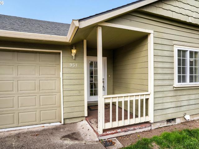 House for sale in Silverton, Marion County