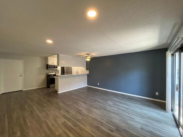 Apartment for rent in Canoga Park, California
