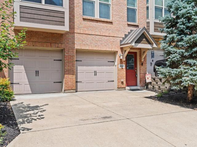 Condo for sale in Walnut Hills, Roselawn