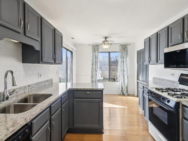 Condo for sale in Medinah, Illinois