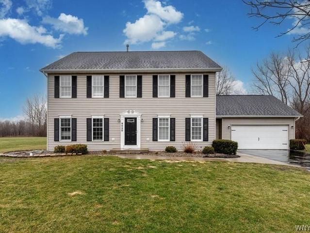 House for sale in Clarence, New York