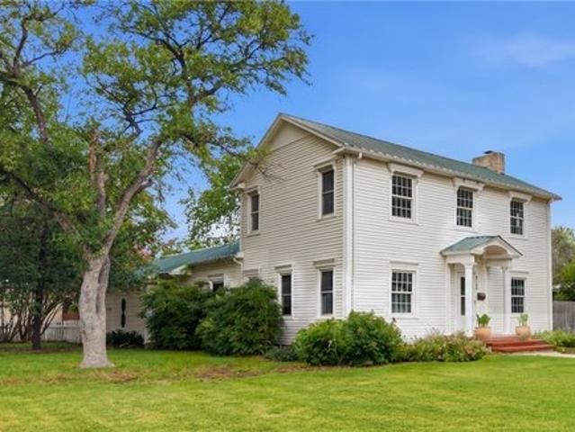 House for sale in Seguin, Texas