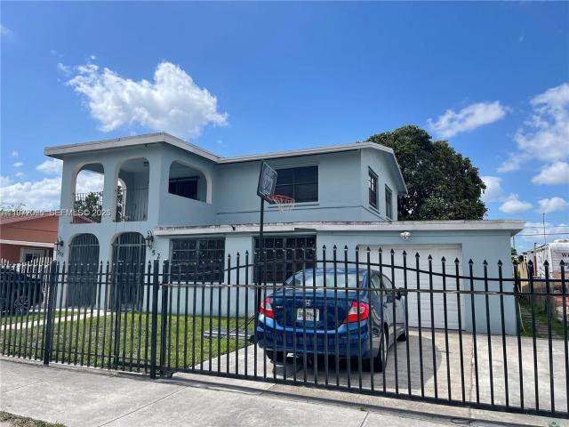 Duplex for sale in Hialeah, Florida