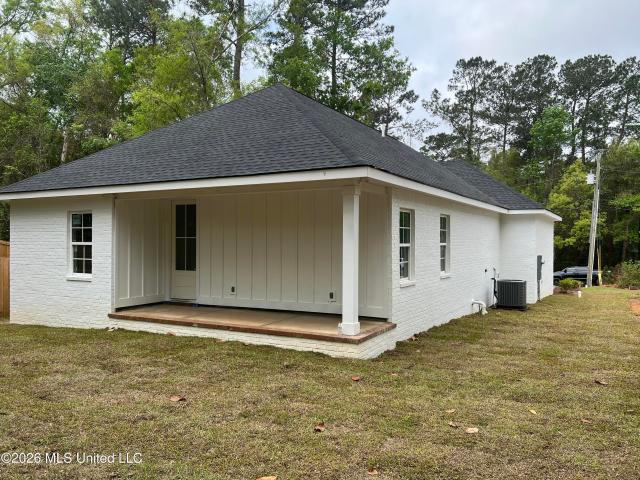 House for sale in Diamondhead, Mississippi