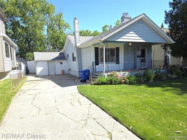 House for sale in Waterford, Michigan