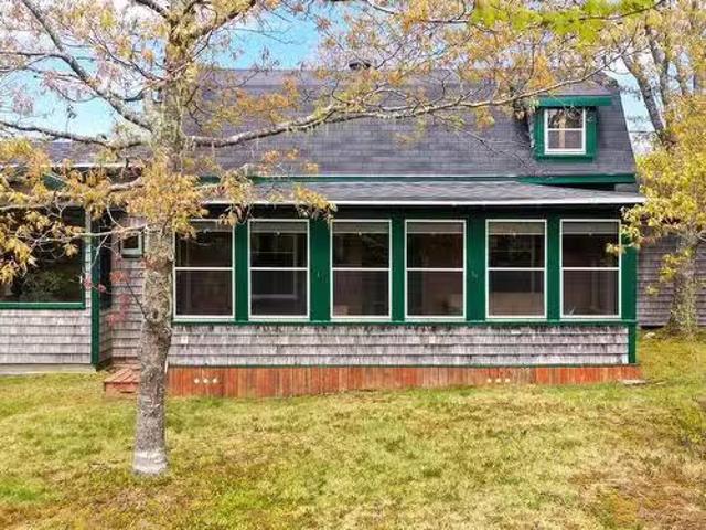 House for sale in Port Clyde, Nova Scotia