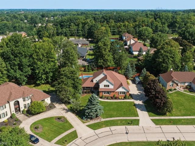 House for sale in Timber Ridge, North Royalton
