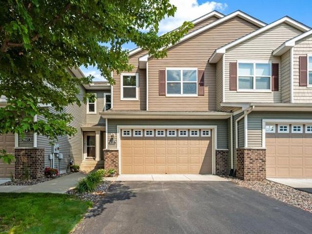 Townhouse for sale in Chanhassen, Minnesota