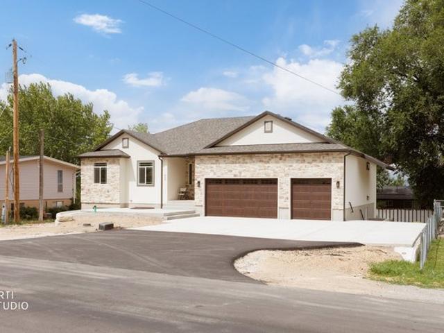 House for sale in Pleasant Grove, Utah