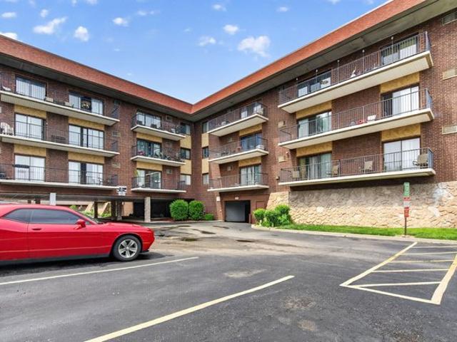 Condo for sale in Oak Lawn, Illinois